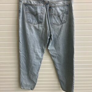 Vintage Levi’s 550 Relaxed Fit Tapered Leg Jeans Light Wash W30 L30 90s